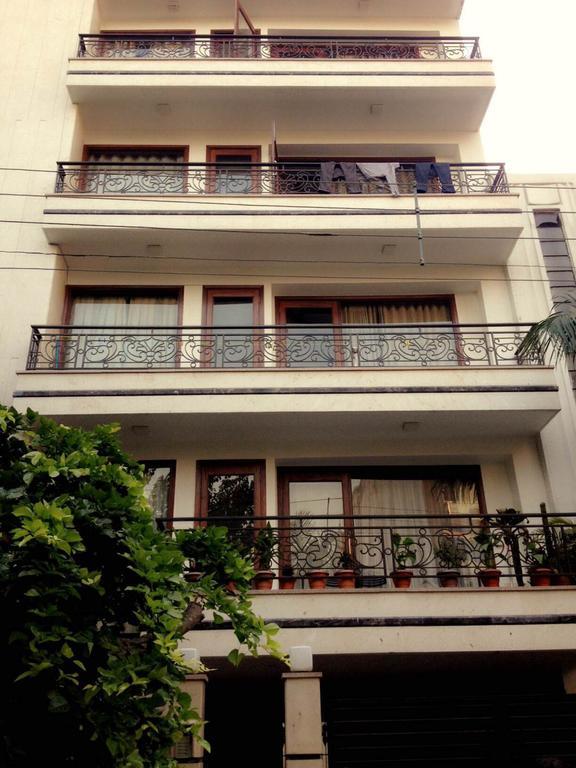 Woodpecker Service Apartments - Green Park Neu-Delhi Zimmer foto