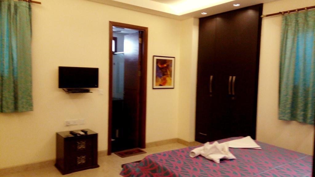 Woodpecker Service Apartments - Green Park Neu-Delhi Exterior foto