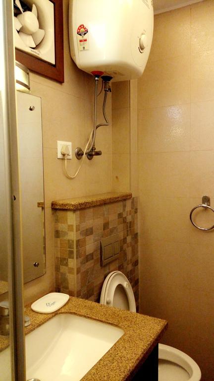 Woodpecker Service Apartments - Green Park Neu-Delhi Exterior foto
